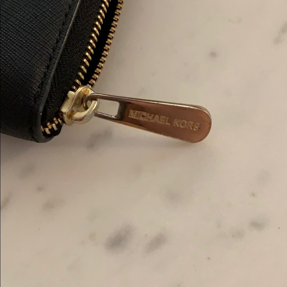 Michael Kors Zip Around Black Wallet - Picture 6 of 6